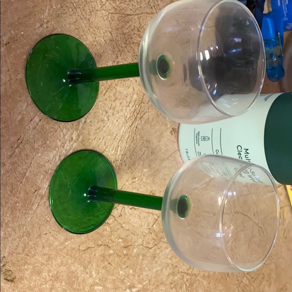 Glasses - Picture 1 of 2